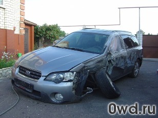 Битый автомобиль Subaru Outback